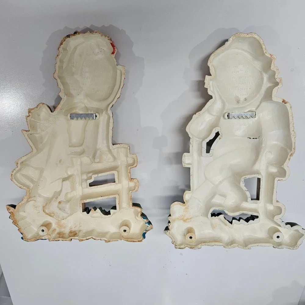 1977 Bobbs-Merrill Raggedy‎ Ann & Andy Plastic Coat Hanger Set of 2